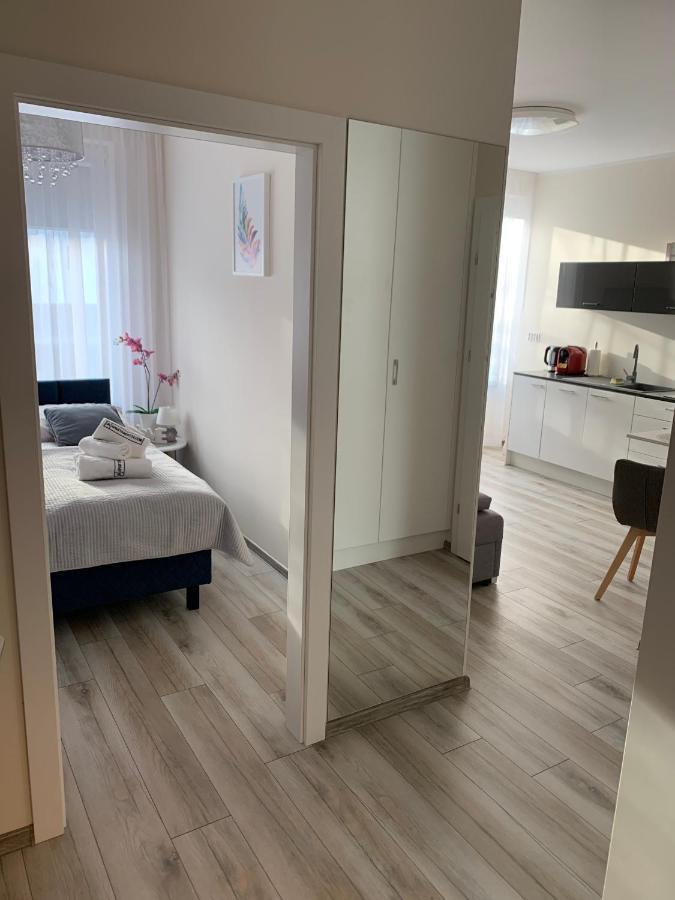 Apartament Walczaka 25 Miejsce Parkingowe ゴジュフ・ヴィエルコポルスキ エクステリア 写真